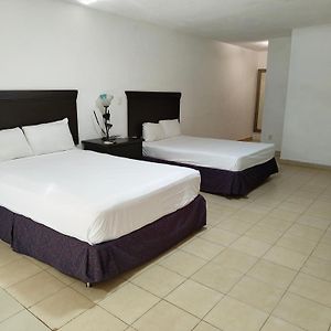 Habitación con 2 Camas Individuales